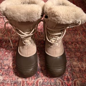Women’s Columbia Snow Boots, Size 8.5